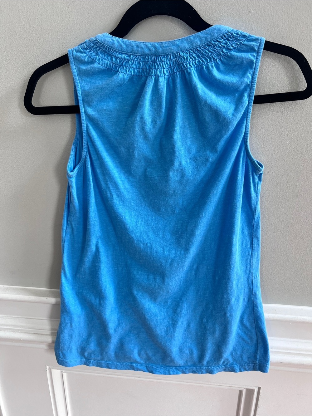 Lilly Pulitzer Sleeveless Henley Tank Top | XXS - Picture 3 of 4
